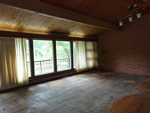 5th image of 7849 W Oakridge Dr