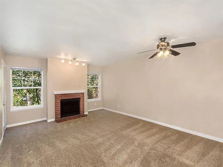Madison Park Apartments — Photo 9