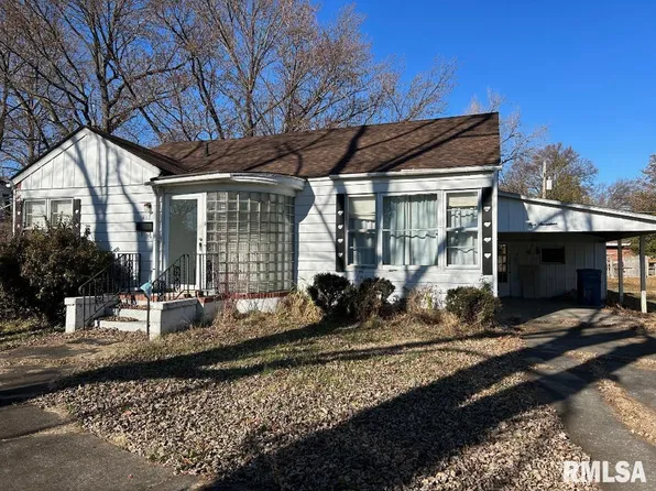 417 W 5th St, Benton, IL 62812
