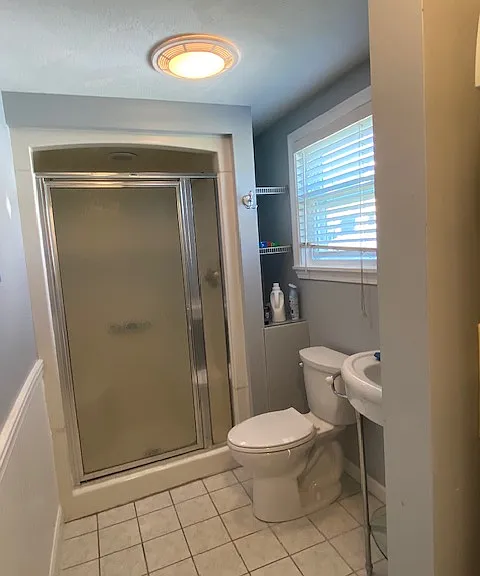 Main Bathroom, 2nd floor
