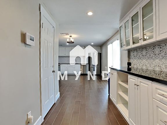 2nd image of 3717 E Ludlow Dr