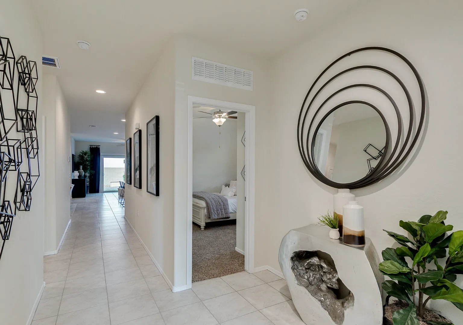 Lovely 4-Bed 2-Bath 3-Car Garage Home for Rent in Coolidge! — Photo 3