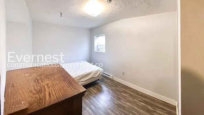 5 bed, 1.0 bath, 1485 sqft, $1,075 — Photo 2