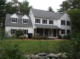 8 Dixons Path, Foxboro, MA 02035