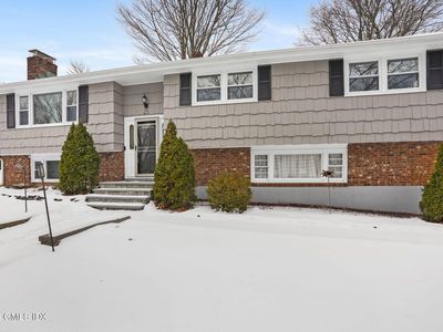25 Fairchild Rd, Stratford, CT, 06614