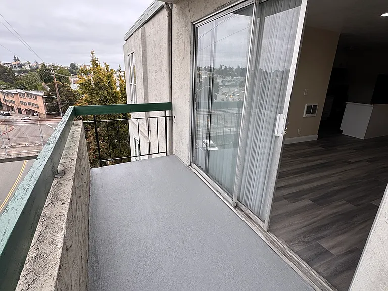 520 Van Buren Avenue — Photo 91