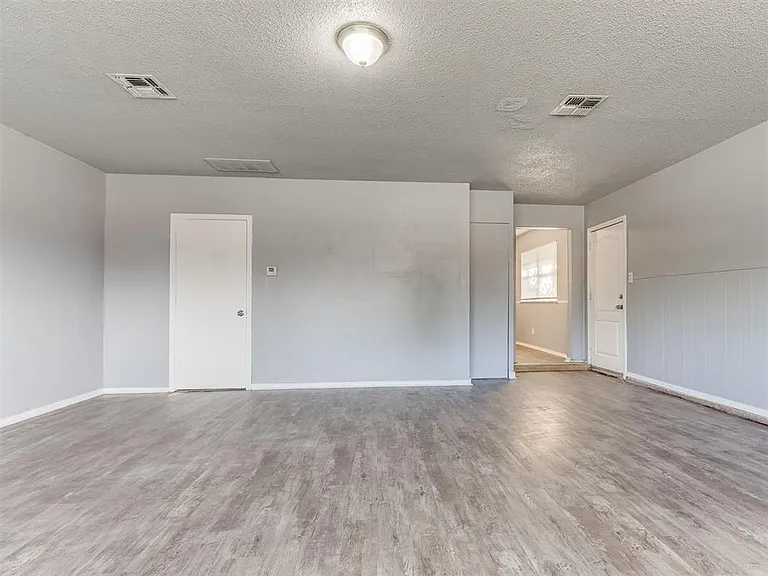 3020 SW 65th Pl — Photo 3