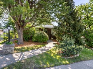 2670 N Grandview Ave, Dubuque, IA 52001