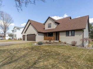 3623 Parkside West Cir, Eau Claire, WI 54701