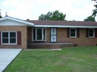 2711 Daly Ave, Spring Lake, NC 28390