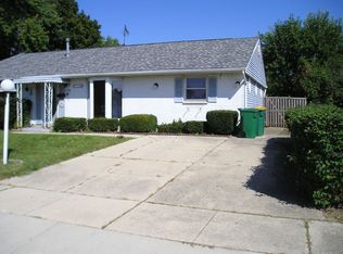 713 Rogers Rd, Romeoville, IL 60446