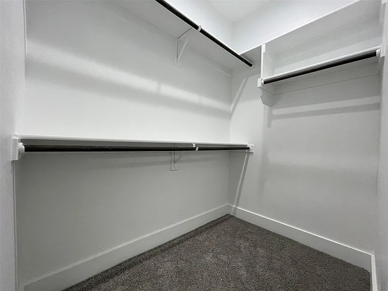 2417 N Winnetka Ave — Photo 22