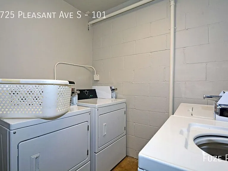 2725 Pleasant Ave #101 — Photo 10