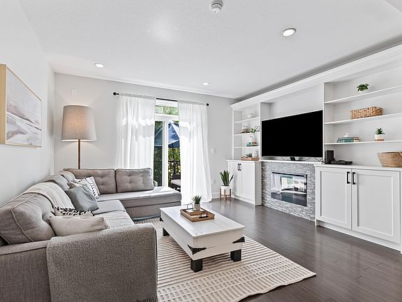 2nd image of 22-3039 156th St #22