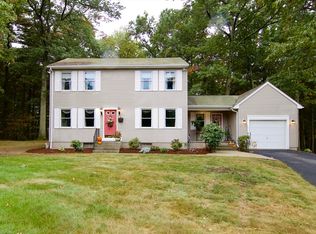 98 Fox Wood Dr, Springfield, MA 01129