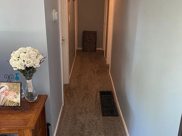 609 Hillsdale Dr, West Jefferson, OH 43162