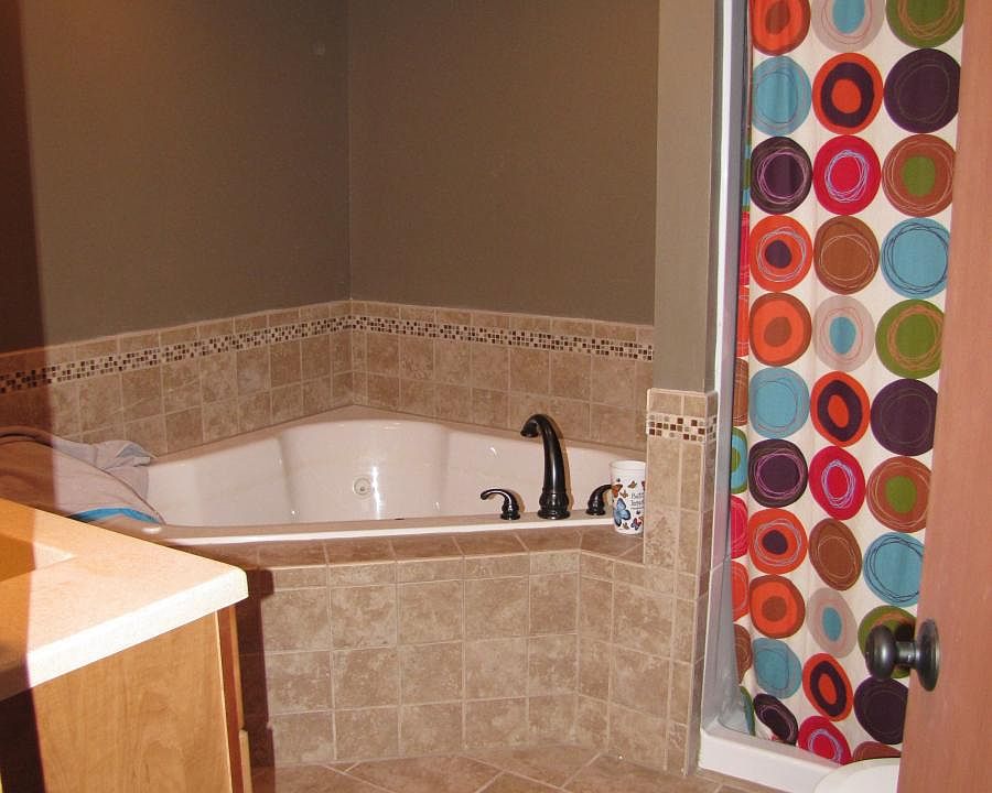 downstairs bathroom - jacuzzi tub