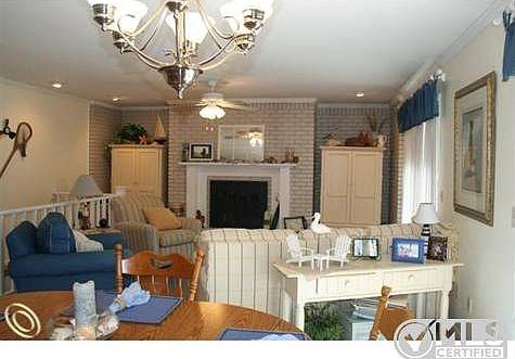 Sunset Living Room 2.JPG