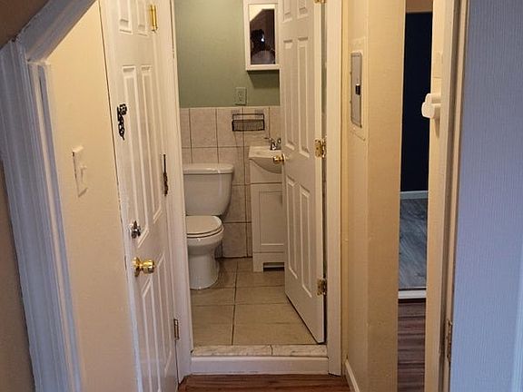 4th image of 253 S 8th St