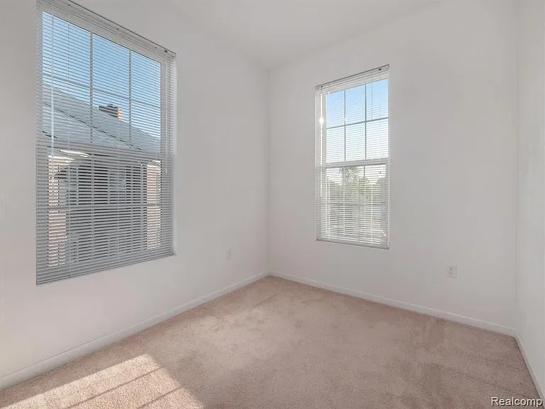 964 W Summerfield Glen Cir #17 — Photo 16