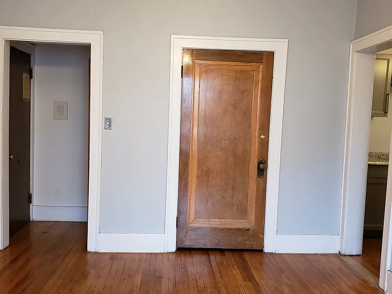 1615 W Canfield St #208 — Photo 7