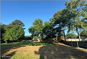 2nd image of 412 Post Oak Cv