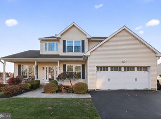 81 Pebble Beach Ln, Pottstown, PA 19464