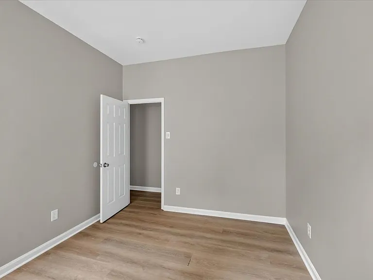 1207 Mackay Pl #1F — Photo 13