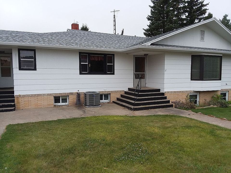 Front of 601 E Maple