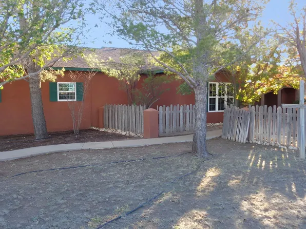 5012 Apache Hills Dr, Roswell, NM 88201