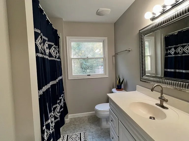 10719 Maple St — Photo 5