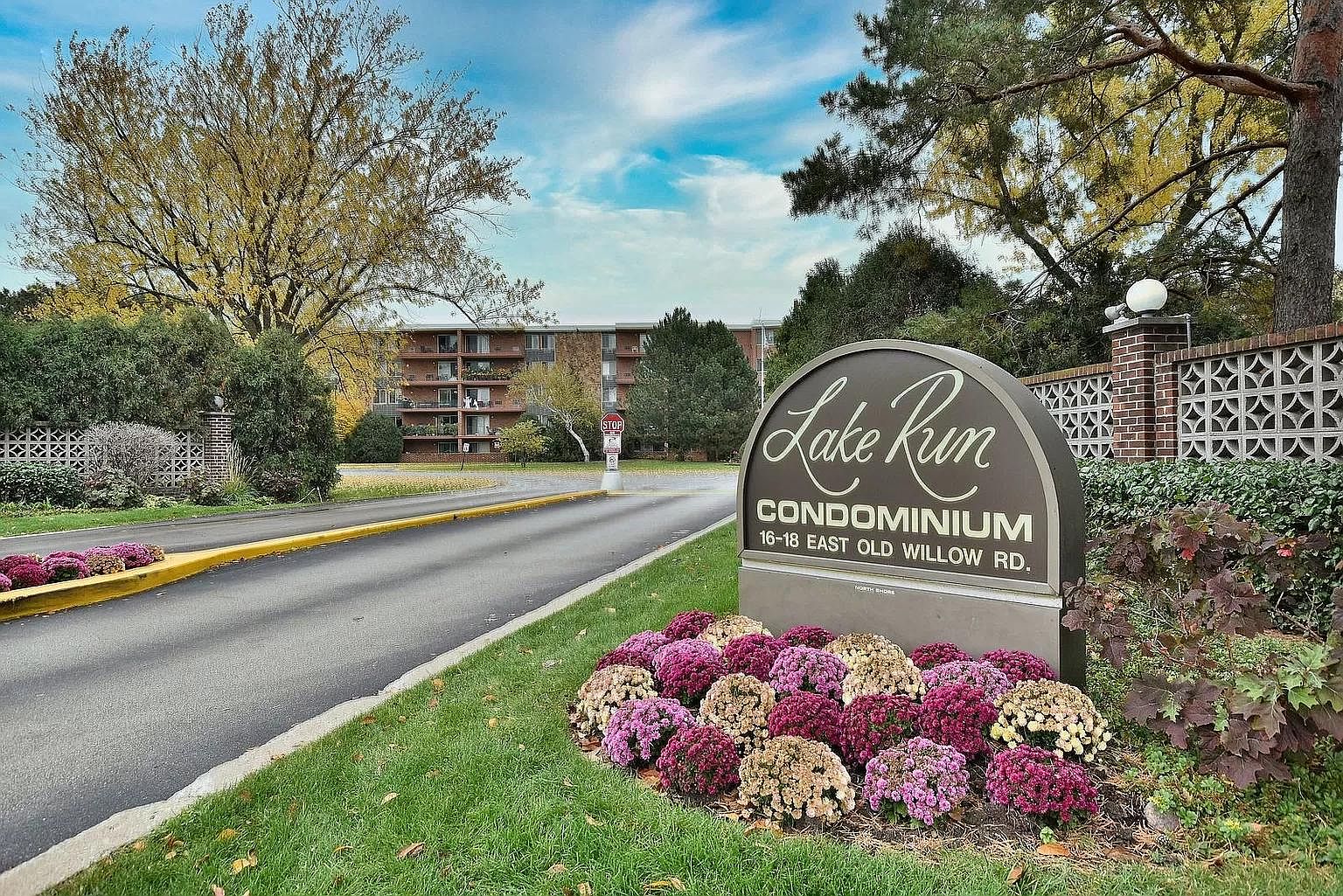 16 E Old Willow Rd, Prospect Heights, IL 60070 Zillow