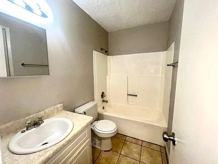 4510 Bonnell Dr NW — Photo 6