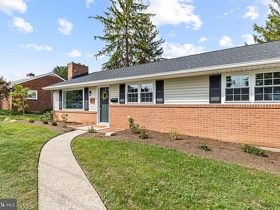 2nd image of 27 Fairview Dr