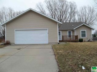 600 N 4th St, Moville, IA 51039