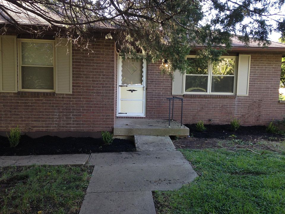 All Brick townhome. Energy Efficient Thermal Windows.