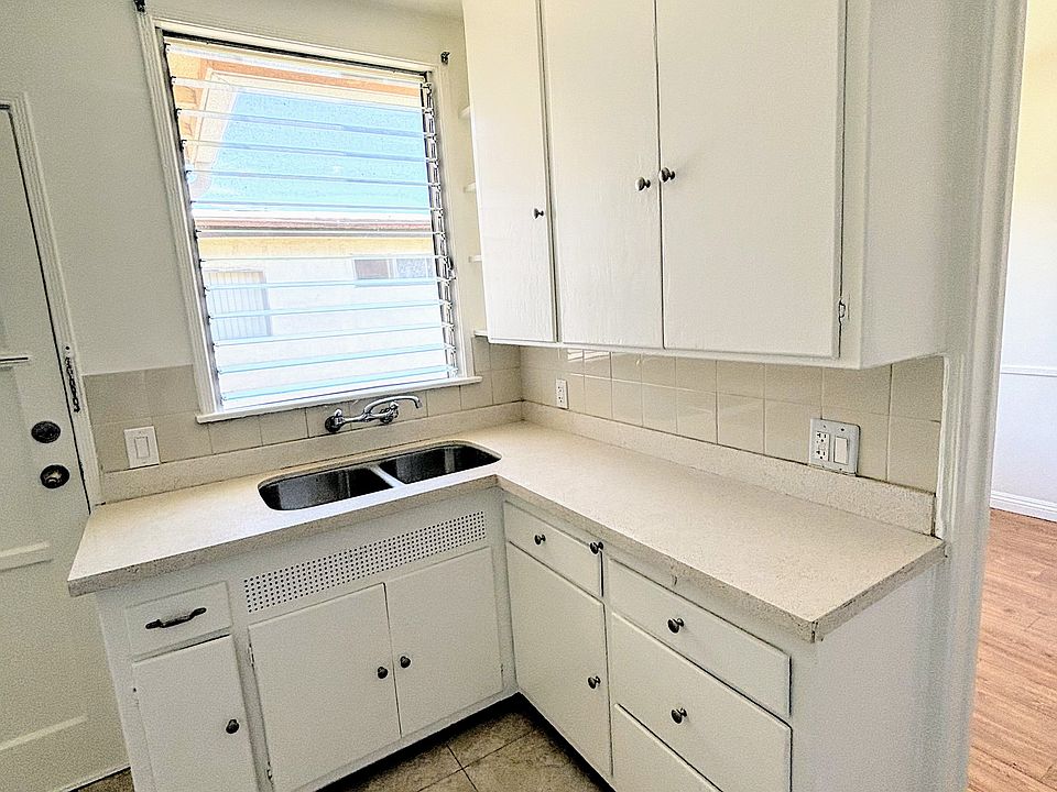 quartz kitchen counter