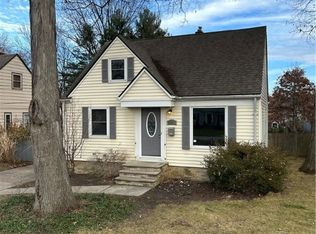 609 Columbia Rd, Bay Village, OH 44140