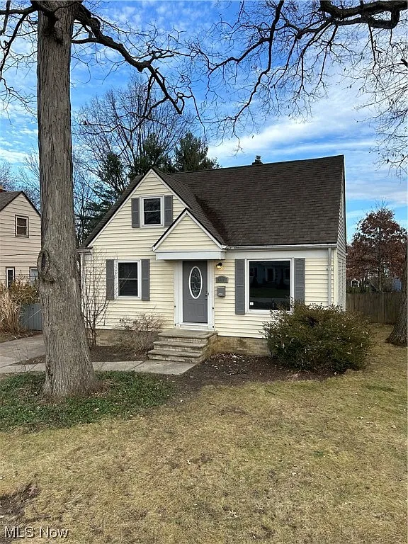 609 Columbia Rd photo 1