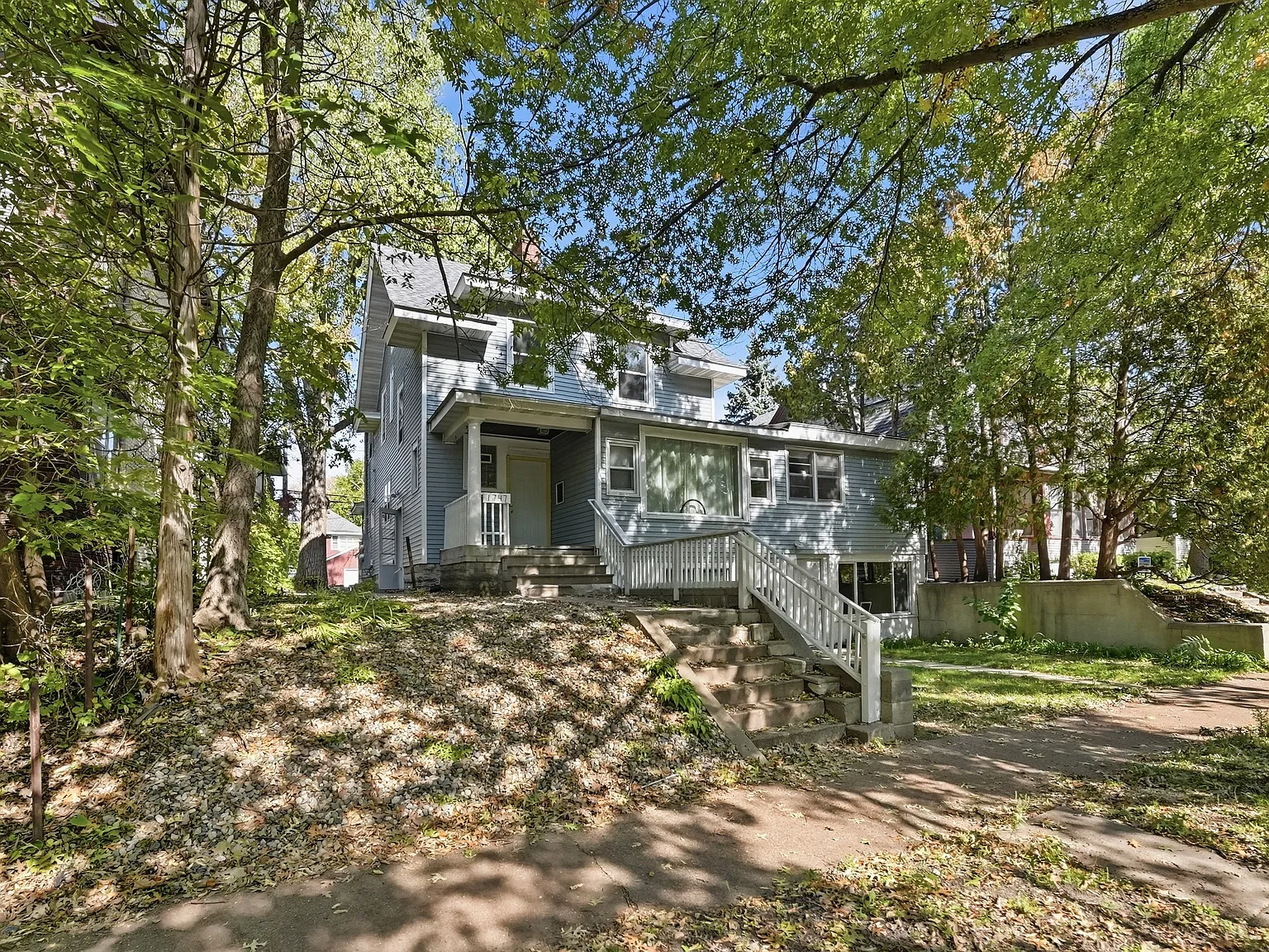 2 bed, 845 sqft, $1,400 — Photo 2