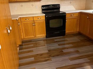 38 Cambridge Cres, Saskatoon, SK S7H3P8