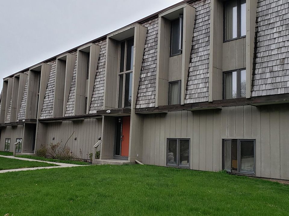 2nd image of 3005 Grove Ave