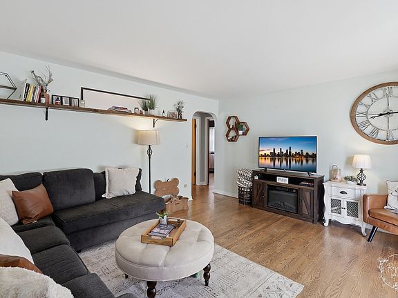 2nd image of 1051 Cook Blvd