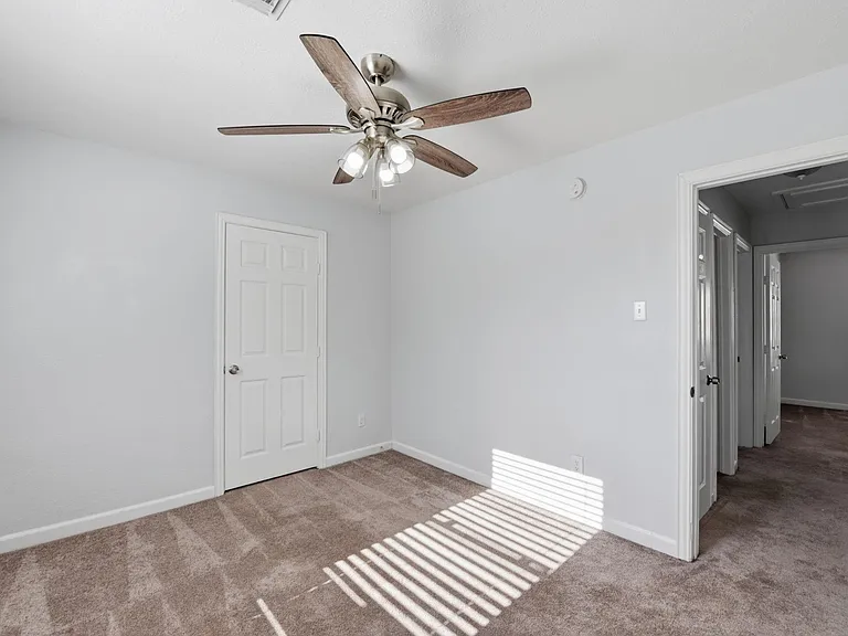 11710 Fossil Rock Ln — Photo 26