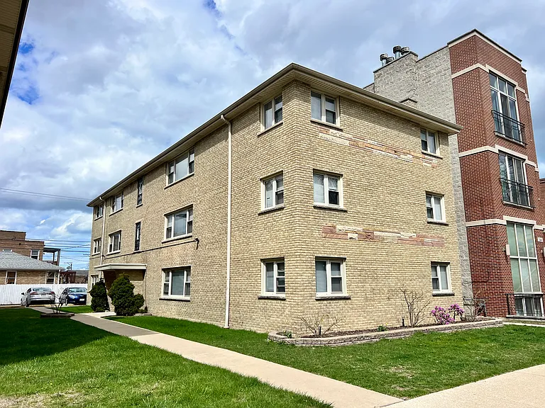 3450 W Bryn Mawr Ave #2N — Photo 2