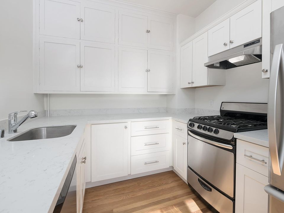 1st image of 1335 Filbert St APT 205