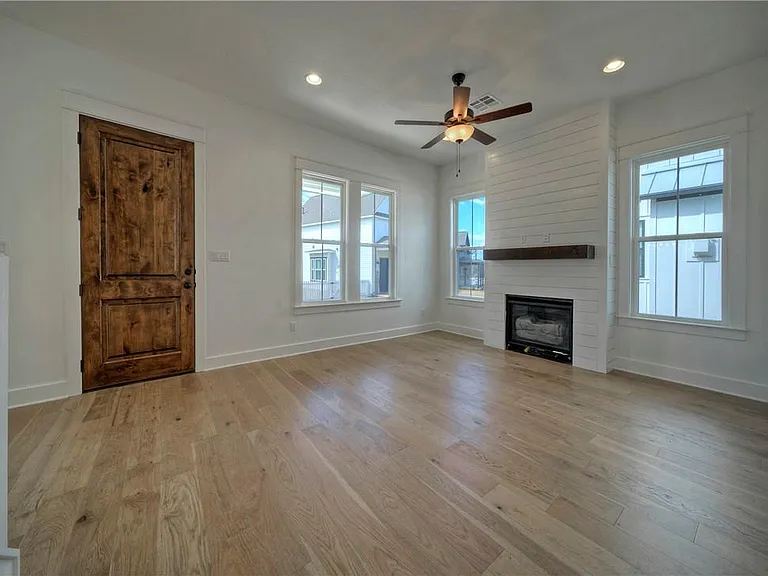1010 Grant Wood Ave — Photo 13