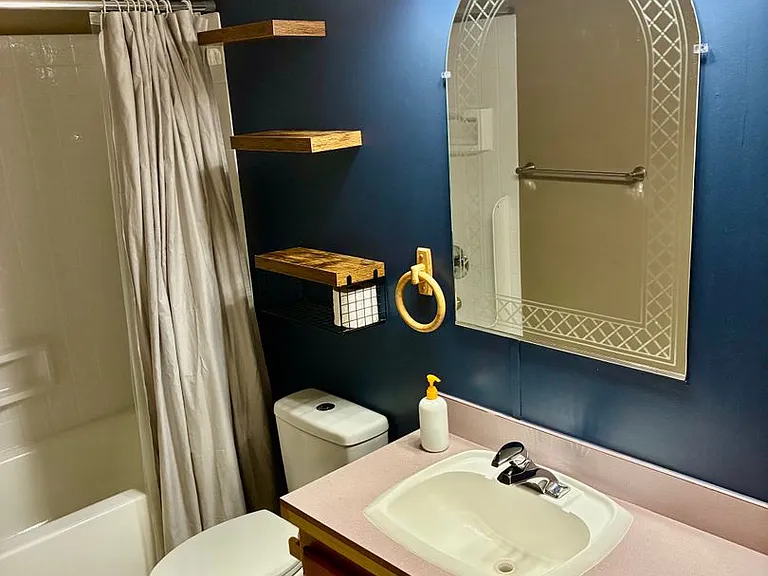1253 N County Line Rd — Photo 11