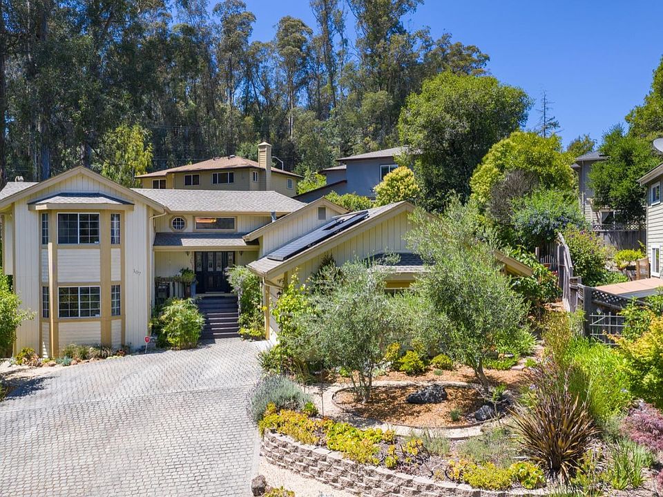 1st image of 107 Carbonera Ct