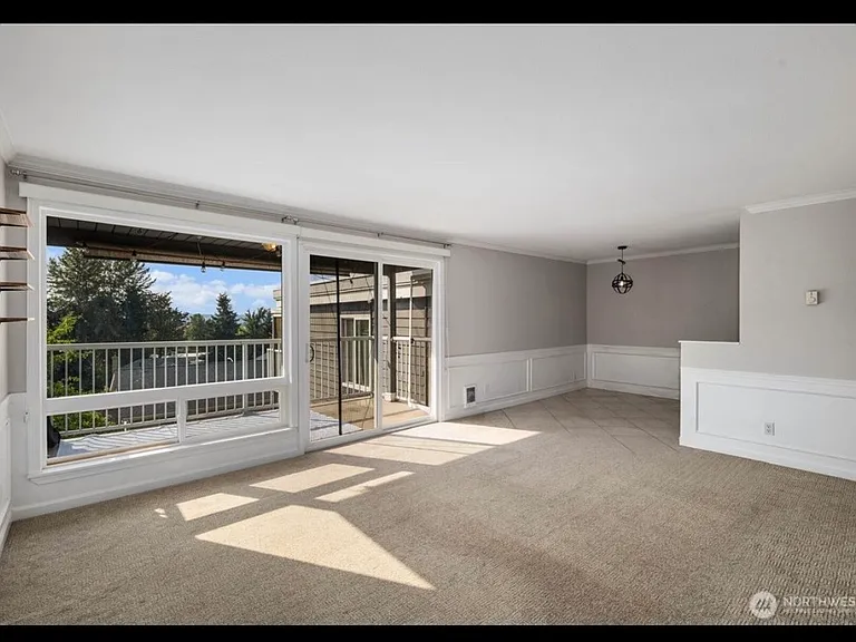 1113 Kirkland Ave — Photo 3